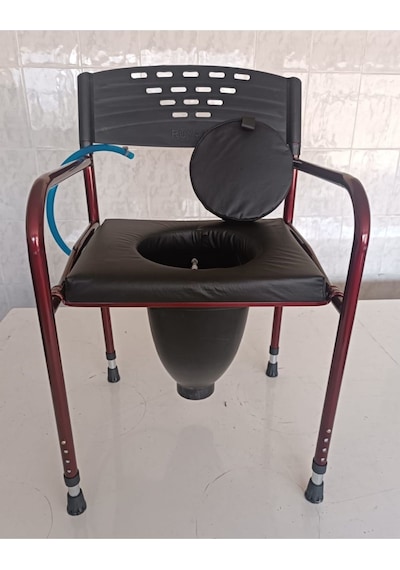 Taharet Musluklu Döşemeli Seyyar Katlanabilir Hasta Yaşlı Tuvalet Sandalyesi Klozetli Wc Li Oturak