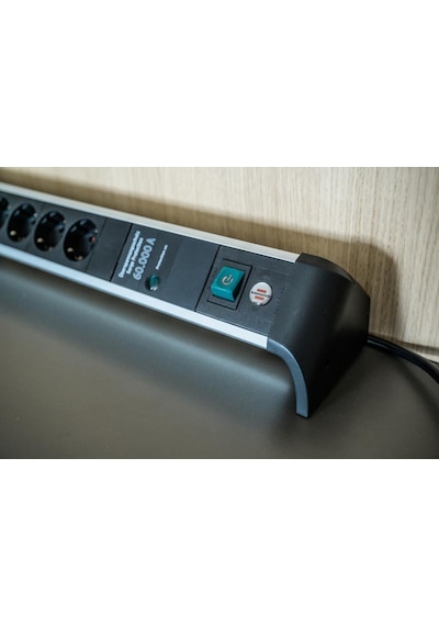 Brennenstuhl Alu-office-line Serisi 3 Metre Kablolu 6 Soketli 60.000 Amper Akım Korumalı Priz 3 M