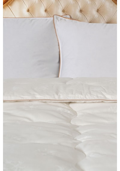 Varol Pure Cotton King Size %100 Pamuk Yorgan 215x235 Cm Geniş Ve Konforlu Bez Çantalı Krem