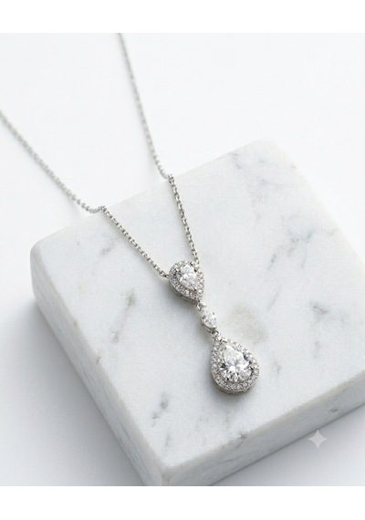 Kadın Sallantılı Moissanite Taşlı Gümüş Kolye