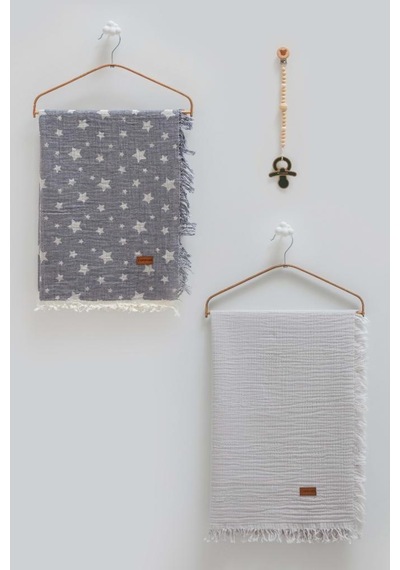 Caramell Basıc İkili Müslin Battaniye Emzik Askısı Üçlü Kutulu Set-100x120 Cm Crml.v4.2487 Gri