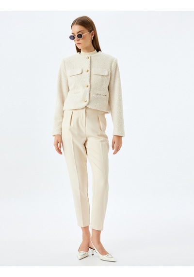 Koton Kapaklı Cep Detaylı Yakasız Crop Tüvit Blazer Ceket Ekru 5wak20059ew Ekru