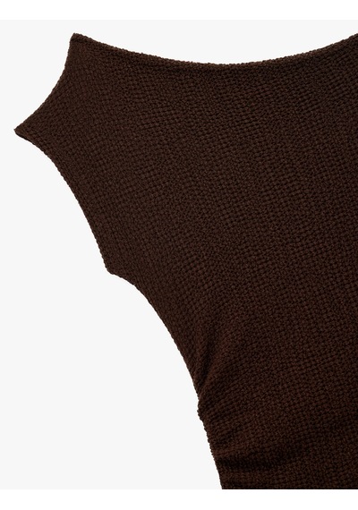 Koton Bürümcük Kumaş Drape Detaylı Asimetrik Kayık Yaka Kolsuz Bluz Kahverengi 6wak10205ek Kahve Koton Bürümcük Kumaş Drape Detaylı Asimetrik Kayık Yaka Kolsuz Bluz Kahverengi 6wak10205ek Kahve
