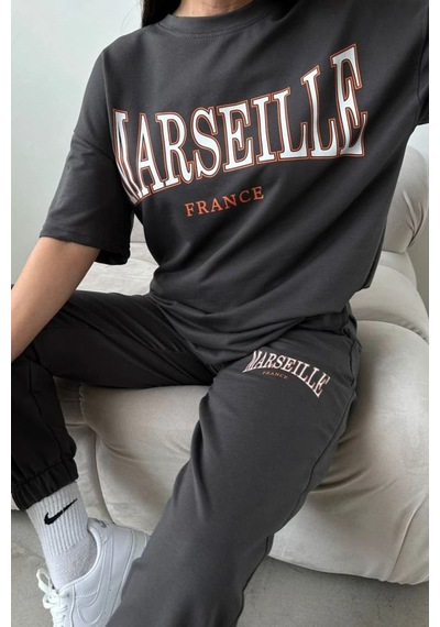 Marseille Baskılı T-shirt Eşofman Altı Jogger - Antrasit Alt Üst Takımı Oversize Bisiklet Yaka Gri Marseille Baskılı T-shirt Eşofman Altı Jogger - Antrasit Alt Üst Takımı Oversize Bisiklet Yaka Gri