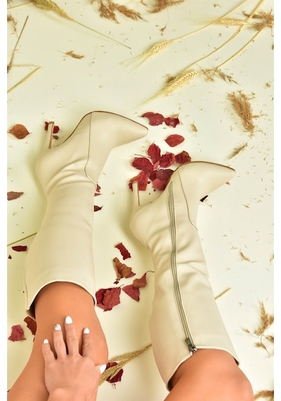 Fox Shoes Bej Ince Topuklu Sivri Burun Kadın Çizme N372530109