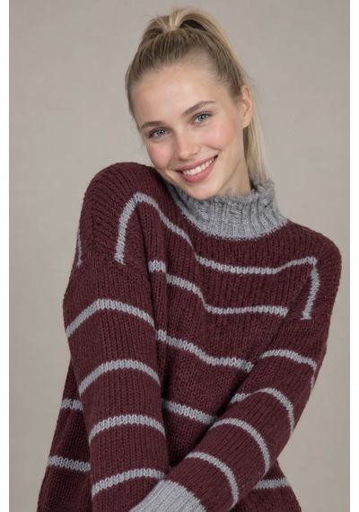 Neden Tekstil Kadın Premium Çizgili Yırtık Detaylı Oversize Triko Kazak - Bordo