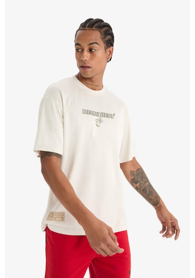 DeFactoFit NBA Miami Heat Boxy Fit Bisiklet Yaka Sırt Baskılı Kısa Kollu Tişört E0359AX25SPBG662
