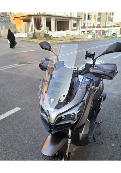 Motocam Qj Atr 125 Ön Cam 2023-2026 Model 55cm Şeffaf Renkli 4mm Kısa Cam