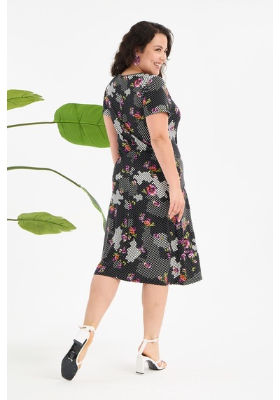 Madwilo Kadın Siyah Beyaz Floral Petek Desen Büyük Beden Esnek Midi Elbise