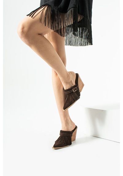 Dericia Shoes Luxe Kadın Hakiki Deri Süet Püskül Detaylı Kovboy Topuklu Terlik Kahverengi Dericia Shoes Luxe Kadın Hakiki Deri Süet Püskül Detaylı Kovboy Topuklu Terlik Kahverengi