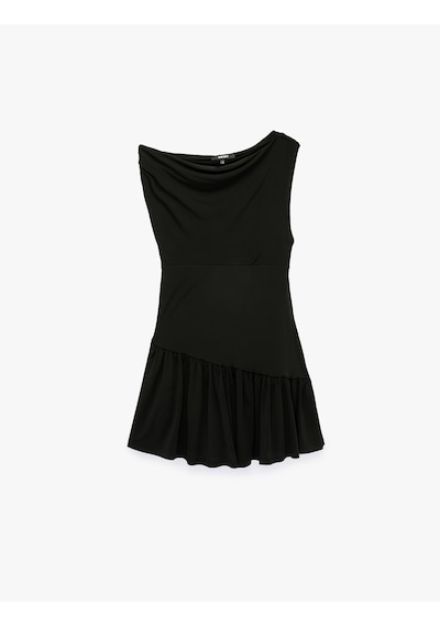 Koton Sandy Kumaş Kolsuz Omzu Açık Asimetrik Madonna Yaka Mini Elbise Siyah 7wak80048ek