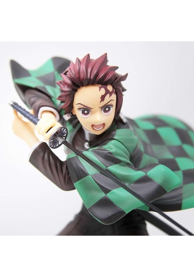 Demon Slayer Kimetsu No Yaiba Tanjiro Fighting Version Aksiyon Figür 16 Cm