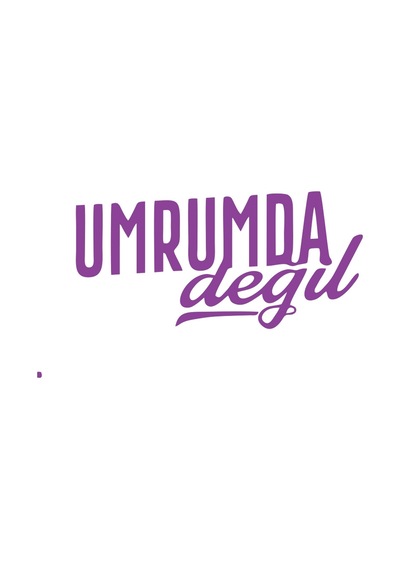 Umrumda Değil Araba Sticker 17x17 Cm Mor