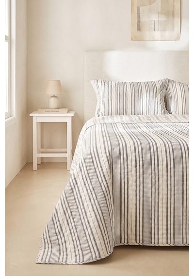 Ocean Home Textile Pamuklu Kapitoneli Antrasit Renk Çizgi Desen Çift Kişilik Yatak Örtüsü Seti 1 Adet 250 X 230 / 2 Adet 50 X 70 Cm