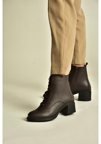 Fox Shoes Z555559203 Kahverengi Hakiki Deri Kalın Topuklu Postal Bot