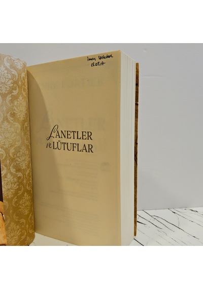 Lanetler Ve Lütuflar - Anne Fortıer