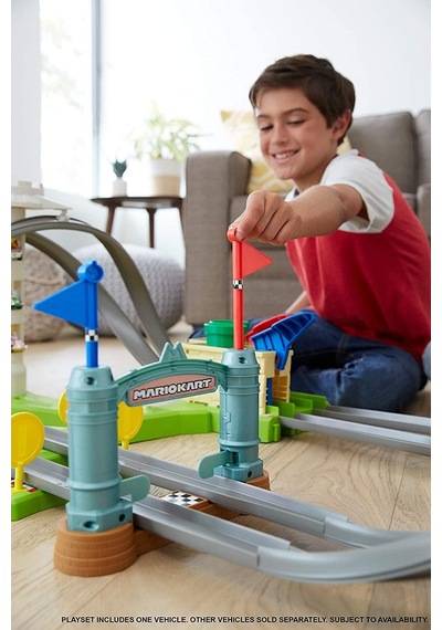 Hot Wheels Mario Kart Çılgın Dönüş Parkuru Yarış Seti. 1 64 Ölçek