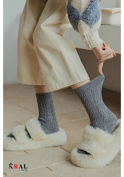 Kral Socks Kadın Yün Çorap 4 Çift Kışlık Termal Etkili Soft Yünlü Doku Gri
