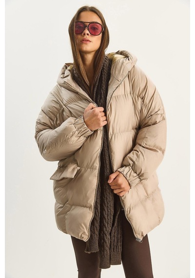 Shade Kadın Kapüşonlu Oversize Yarasa Kol Şişme Mont 60283686 - Bej