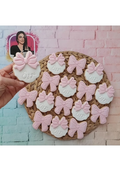 İsimli Fiyonklu Model Butik Kurabiye - 20 Adet