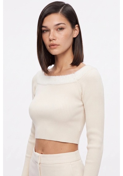 CEMO Yaka Kürk Detaylı Fitilli Crop Triko Bluz Ekru