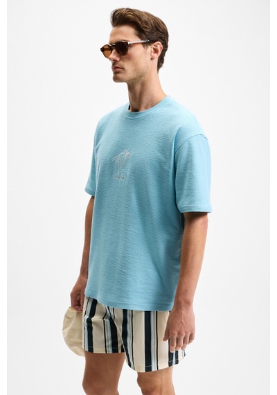 Grımelange OURFLOW Erkek Nakış Detaylı %100 Organik Pamuk Bisiklet Yaka Kısa Kollu Oversize Açık Mavi T-Shirt Grımelange OURFLOW Erkek Nakış Detaylı %100 Organik Pamuk Bisiklet Yaka Kısa Kollu Oversize Açık Mavi T-Shirt