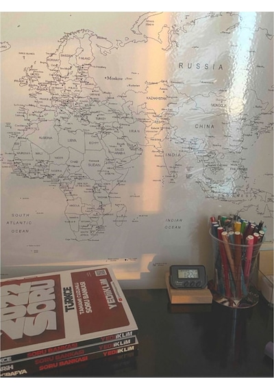 Duvara Kendiliğinden Manyetik Yapışan Yazılıp Silinebilen Dünya Haritası 110 X 56 Cm Şeffaf