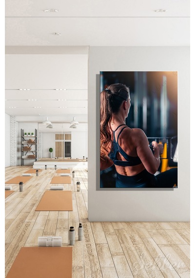 Spor Salonunda Sırt Egzersizi Lat Pulldown Yapan Atletik Bir Kadın Dikey Kanvas Tablo 3908 Çok Renkli
