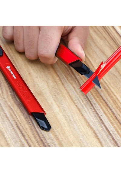 Workpro Wp212020 9mm Alüminyum Kasa Cep Askılı Maket Bıçağı Kırmızı