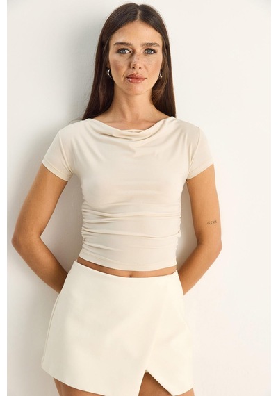Shade Kadın Degaje Yaka Drapeli Crop Bluz 2343 60286200 - Bej