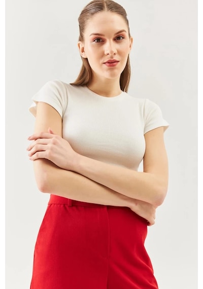 Butikgiz Kadın Kısa Kol Bisiklet Yaka Vücuda Oturan %100 Pamuklu Kaşkorse Esnek Crop Bluz Beyaz