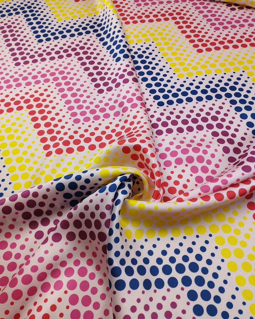 İnce Saten Retro Renk Ve Desende En 150 Cm X Boy 175 Cm -2363