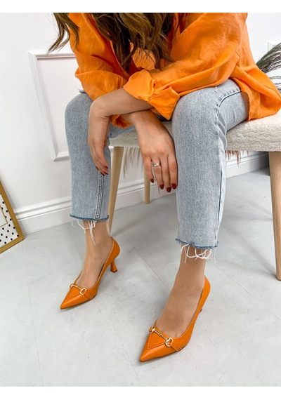 Ervanın Butiği Turuncu Cilt (MossCross) Toka Detay Kadın Stiletto