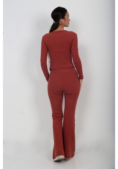 By Saygı Kadın Gold Düğmeli Uzun Kollu Bluz Beli Lastikli İspanyol Paça Pantolon 2'li Takım Tarçın By Saygı Kadın Gold Düğmeli Uzun Kollu Bluz Beli Lastikli İspanyol Paça Pantolon 2'li Takım Tarçın