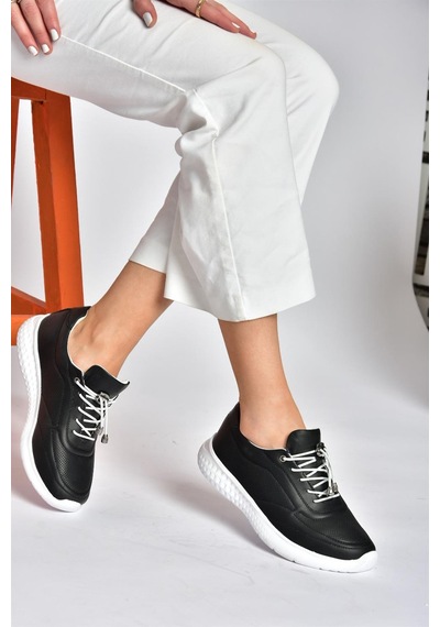 Fox Shoes P540502403 Siyah Hakiki Deri Kadın Spor Ayakkabı Siyah