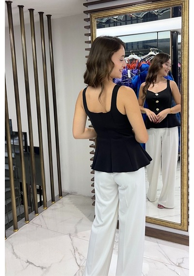 By Saygı Kadın Kalın Askılı Gold Düğmeli Eteği Volanlı Likralı Dalgıç Bluz Siyah By Saygı Kadın Kalın Askılı Gold Düğmeli Eteği Volanlı Likralı Dalgıç Bluz Siyah
