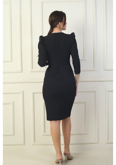 By Saygı Kadın Kruvaze Yaka Önü Parlak Taş Şeritli Kolları Püsküllü Beli Kemerli Midi Elbise Siyah By Saygı Kadın Kruvaze Yaka Önü Parlak Taş Şeritli Kolları Püsküllü Beli Kemerli Midi Elbise Siyah