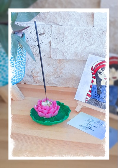 El Yapımı Lotus Çiçeği Tütsülük Nilüfer Yapraklı Dekoratif Çubuk Tütsü Lüğü