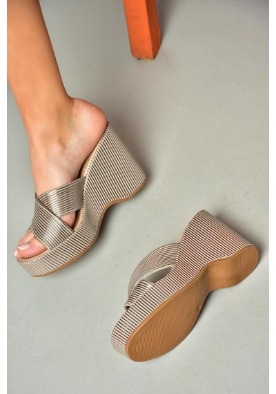 Fox Shoes S250101409 Platin Dolgu Tabanlı Kadın Terlik Platin
