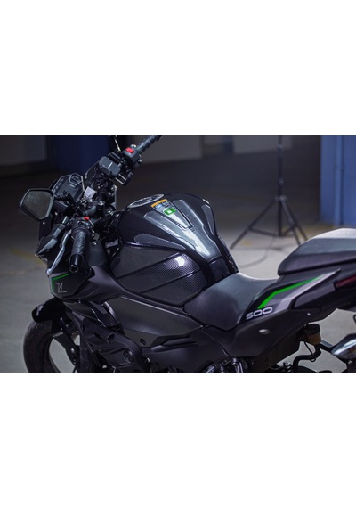 Grippatch Kawasaki Z-500 2025 Uyumlu Kaydırmaz 16 Parça 6d Karbon Tank Pad Seti - Gc91 Karbon - Siyah