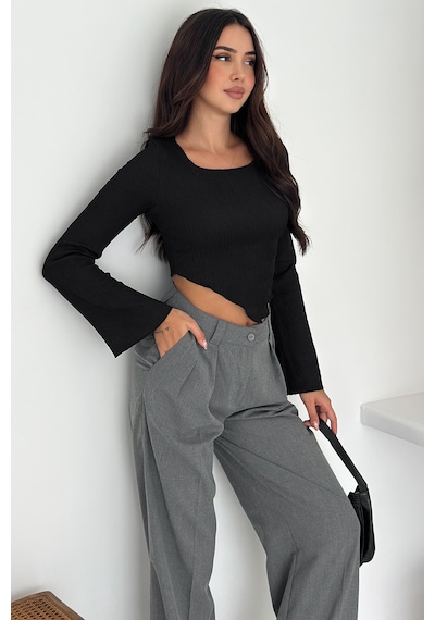 Noa & Noa İspanyol Kol Ribanalı Sivri Etek Uçlu Crop Bluz Modern & Vücuda Oturan Stil Siyah Noa & Noa İspanyol Kol Ribanalı Sivri Etek Uçlu Crop Bluz Modern & Vücuda Oturan Stil Siyah