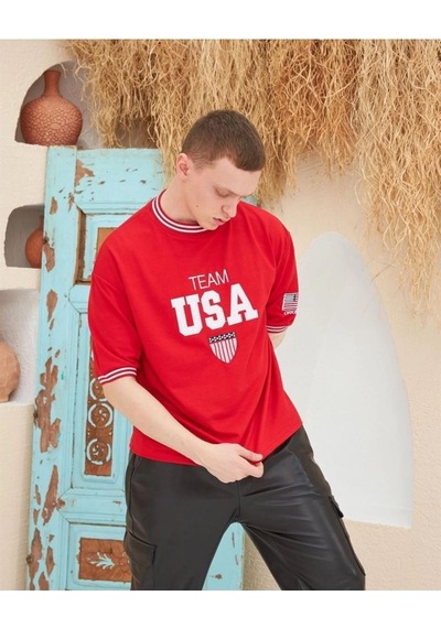 Nakış İşlemeli Ribanalı Oversize T-shirt - Kırmızı
