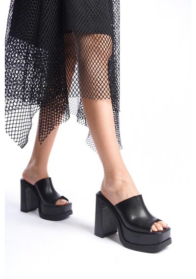 Preshley Kadın Marci Siyah Geniş Bantlı 12 Cm Platform Topuklu Terlik Siyah