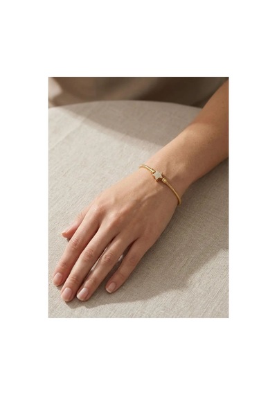 Premium Seri Yıldız Charm Detaylı Modern Hasır Kelepçe Bileklik Altın