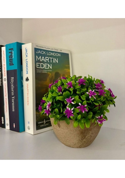Mekanlara Rafine Bir Dokunuş: Flora Esintili Yapay Çiçek Mor
