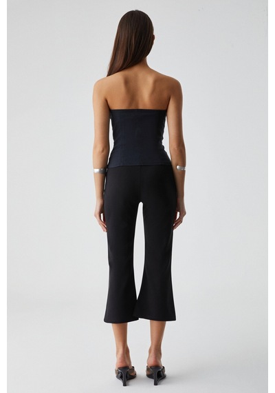Grımelange Gresas Kadın Yakasız Kolsuz Toka Detaylı Slim Fit Siyah Bluz
