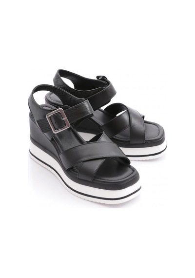 Dgn 1012-24170 Kadin Çapraz Bantli Mega Kalin Taban Sandalet Siyah