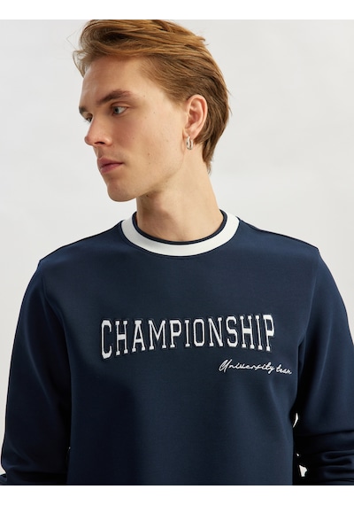 Koton Bisiklet Yaka Pamuk Karışımlı Şerit Detaylı Slogan Baskılı Sweatshirt Lacivert 5sam70039mk Lacivert Koton Bisiklet Yaka Pamuk Karışımlı Şerit Detaylı Slogan Baskılı Sweatshirt Lacivert 5sam70039mk Lacivert
