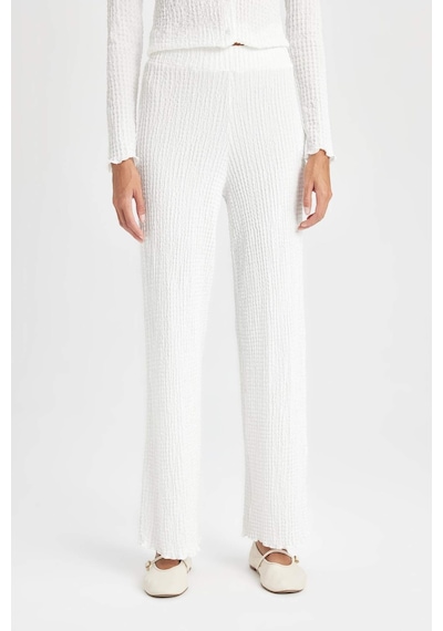 Defacto Regular Fit Beli Lastikli Basic Düz Bürümcük Pantolon D4415AX24AUER105 Ekru Defacto Regular Fit Beli Lastikli Basic Düz Bürümcük Pantolon D4415AX24AUER105 Ekru