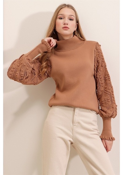 Kadın Camel Yarım Balıkçı Kolu Dantel Detaylı Kazak Camel